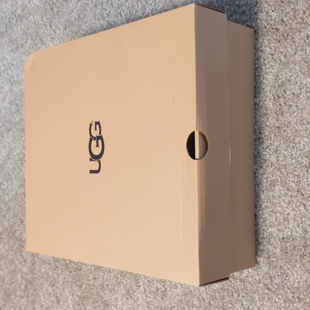 NWT UGG Quincy Shearling Lined Boot - Picture 16 of 16